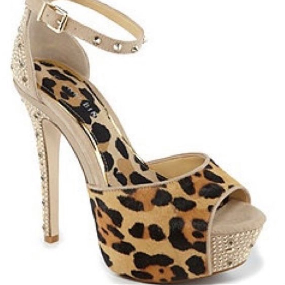 *Shoe Special* Gianni Bini Leopard Platform Heels